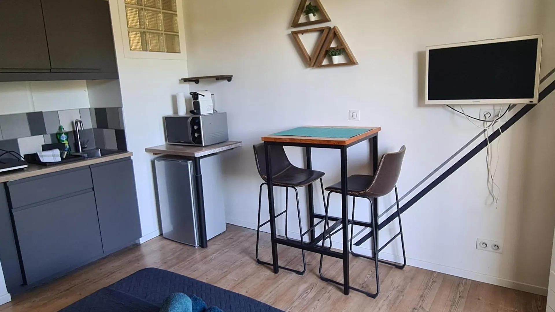 Studio Aix Centre Ville A Pied Avec Stationnement Aix-en-Provence Apartment
