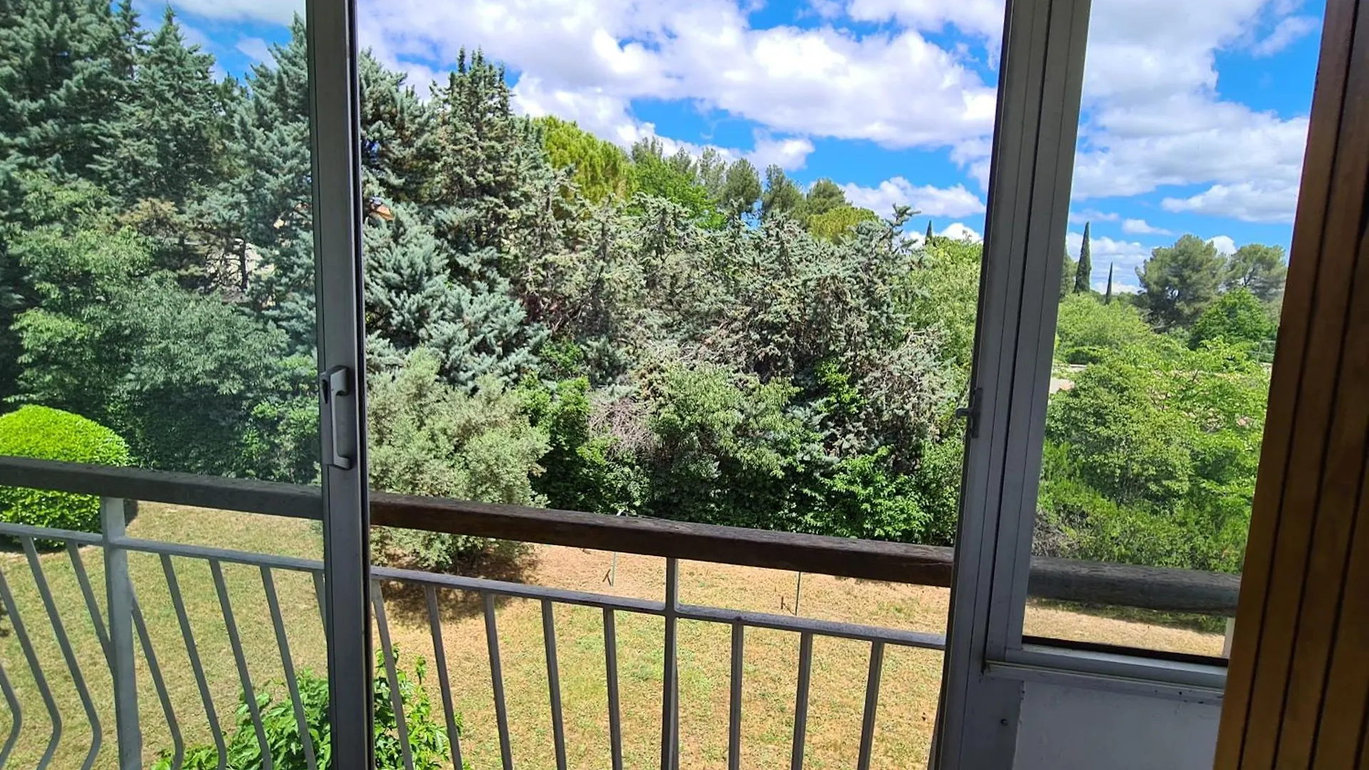 Apartment Studio Aix Centre Ville A Pied Avec Stationnement Aix-en-Provence France